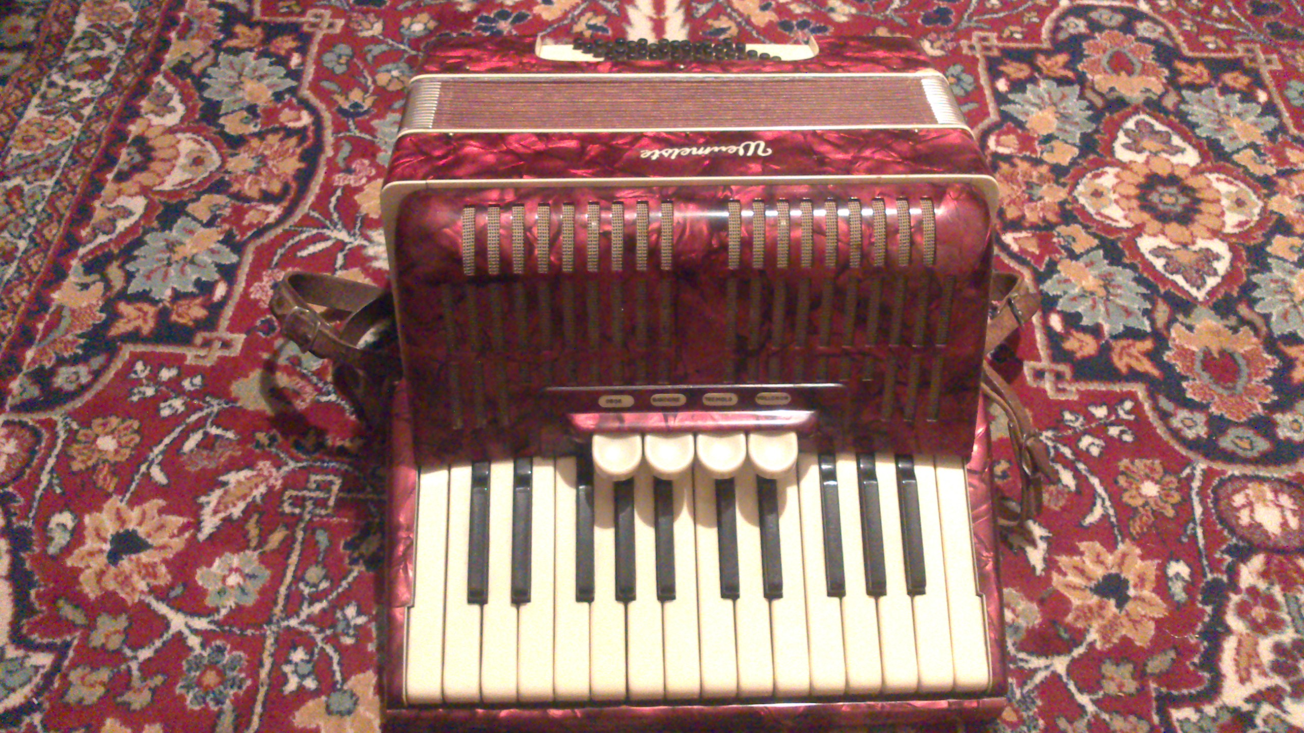 Купуване и ремонт на акордеони — Добрич